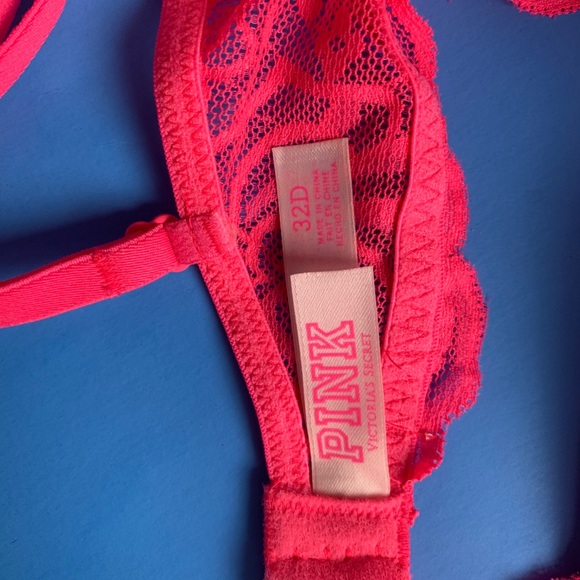 Victoria Secret Bra 32D Size Push up - Picture 2 of 2